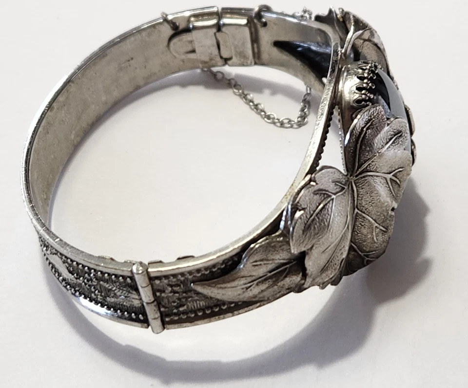 Pulsera con bisagras vintage Whiting & Davis tono plata diseño hoja piedra hematita Foto 3 de 4