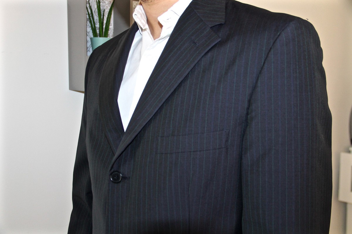 VALENTINO ROMAネイビー テーラードジャケット Luxurious Navy Blue Striped VALENTINO ROMA Suit Jacket Size
