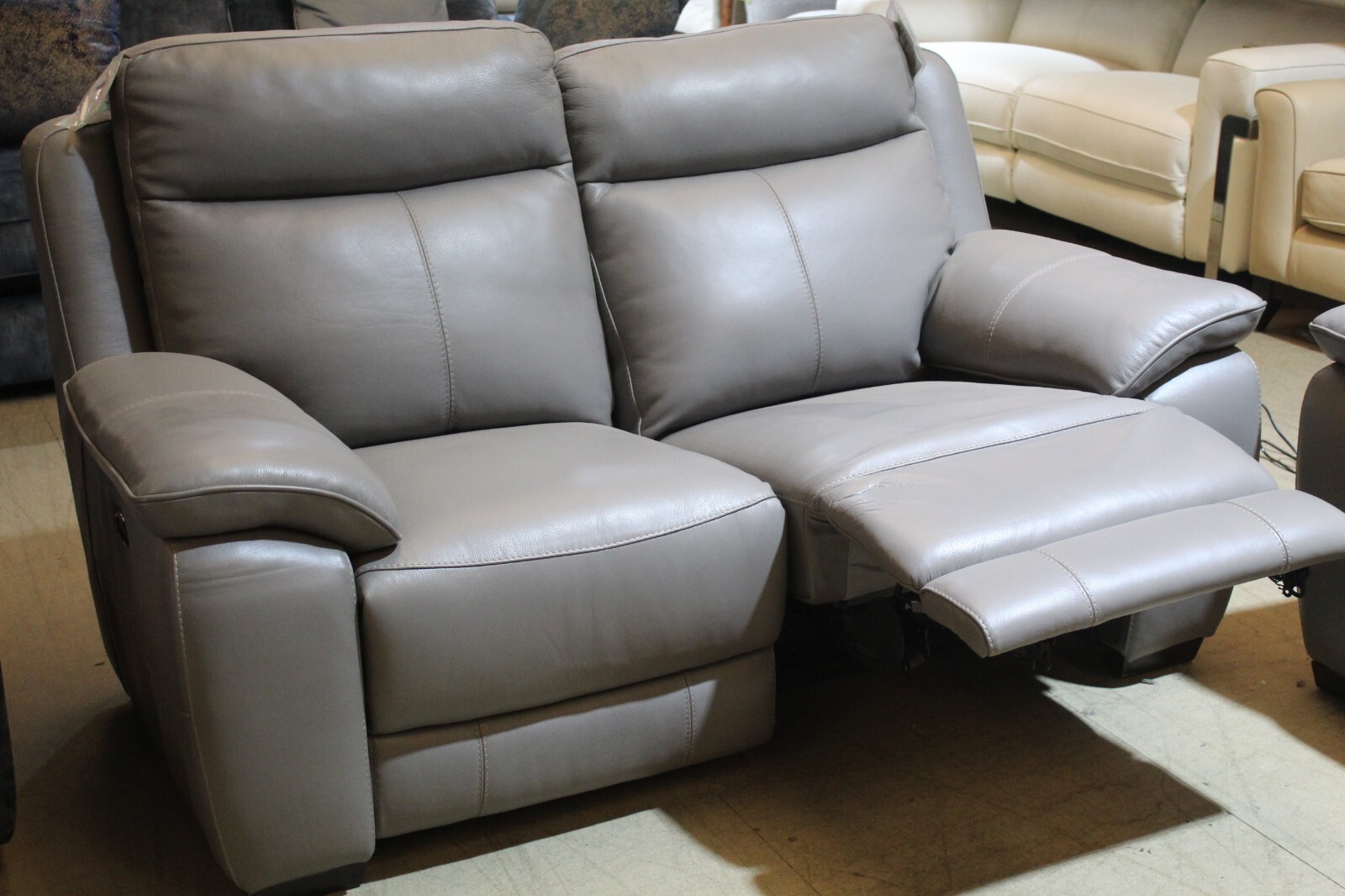 STARLIGHT EXPRESS ELECTRIC 3SEATER AND 2SEATER SOFAS IN ELEPHANT GREY