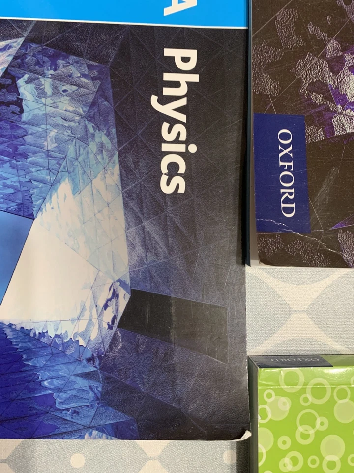 AQA GCSE Triple Science: Biology, Physics, Chemistry  & revision guides - Image 3 of 4