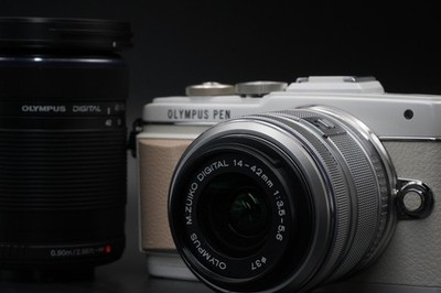 Olympus PEN E-PL7 Digital Camera White with 2 Lenses US Duty Paid 10583