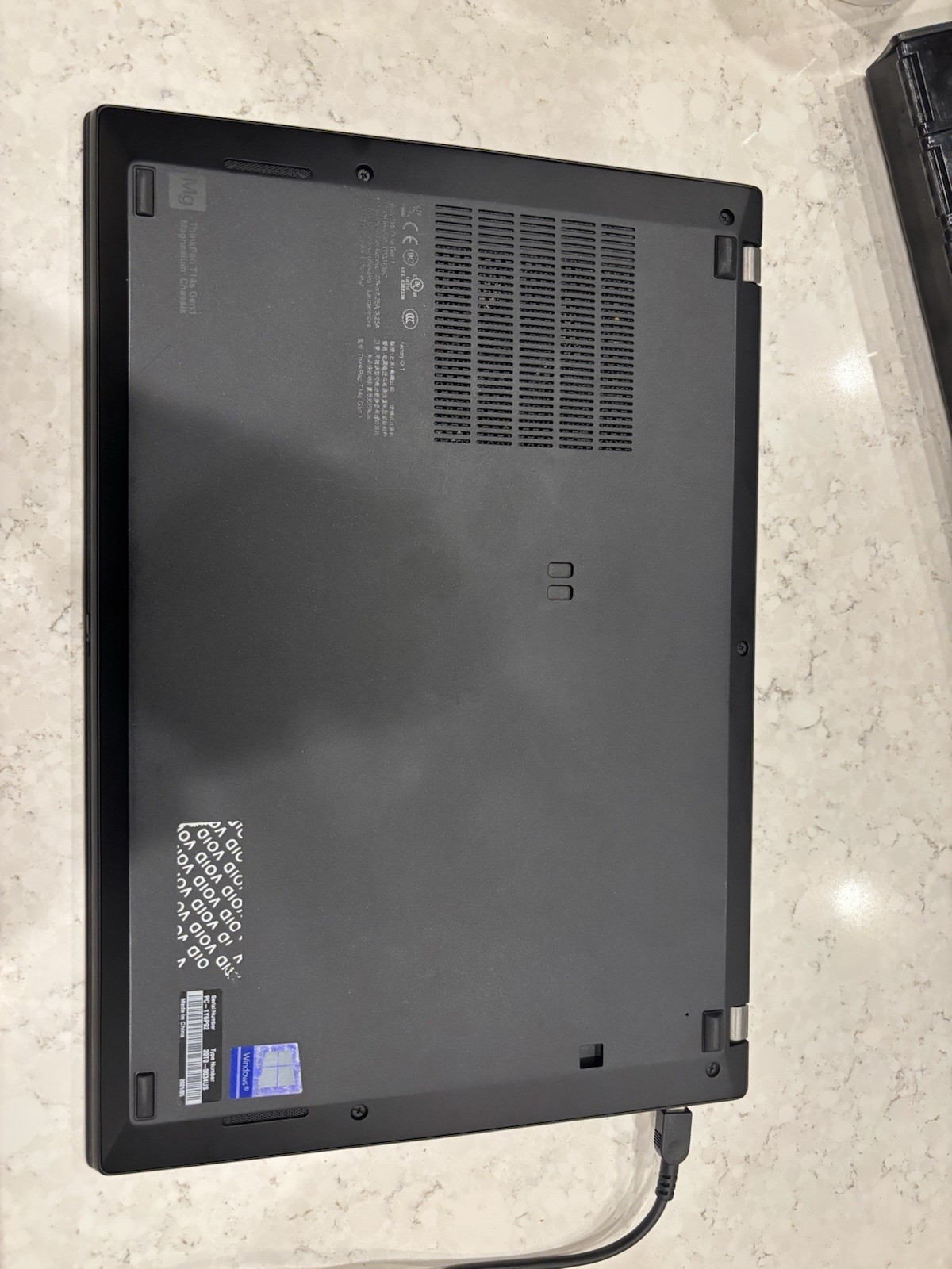 Lenovo ThinkPad T14s, 14-Inch Laptop, with Intel Core i7 10th Gen., 512 GB SSD (Solid State Drive), Windows 11 Home