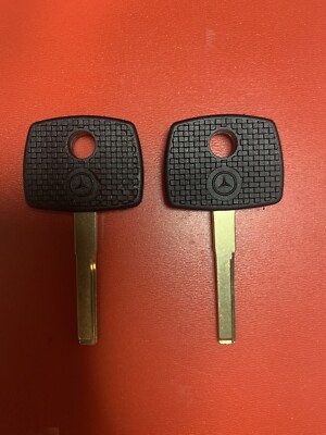 2NEW 2007-17 Dodge Freightliner Mercedes Sprinter Key Blank With PCF7936AA Chip