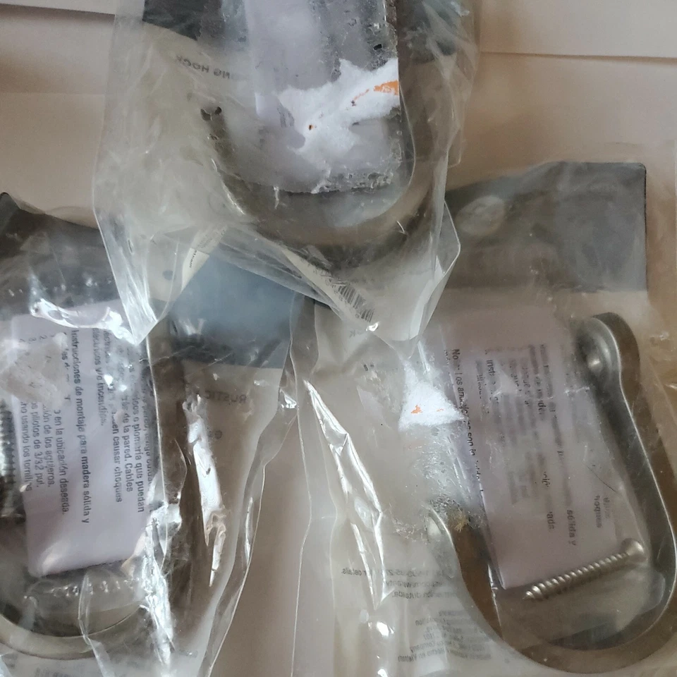 Gancho para bata Liberty 2523521 níquel satinado de una sola punta (3) Foto 2 de 4