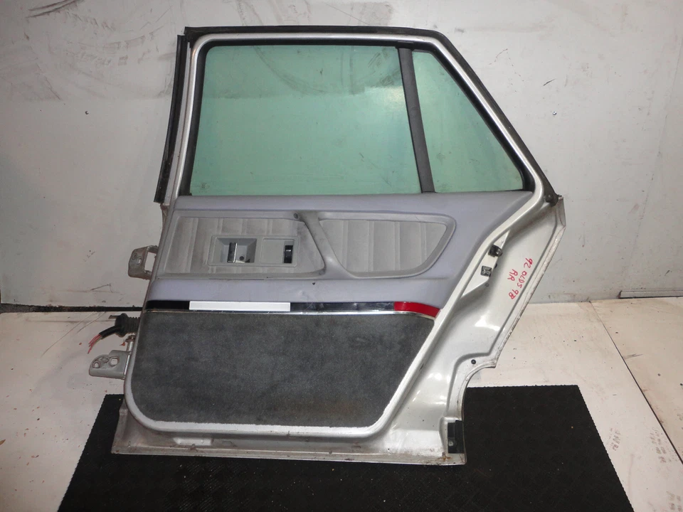 Oldsmobile 98 Regency Elite 1992 sedán puerta trasera derecha completa Foto 3 de 4