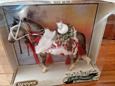 2021 Christmas Breyer 700124 Arctic Grandeur Trad'l Spanish Stallion White Fox