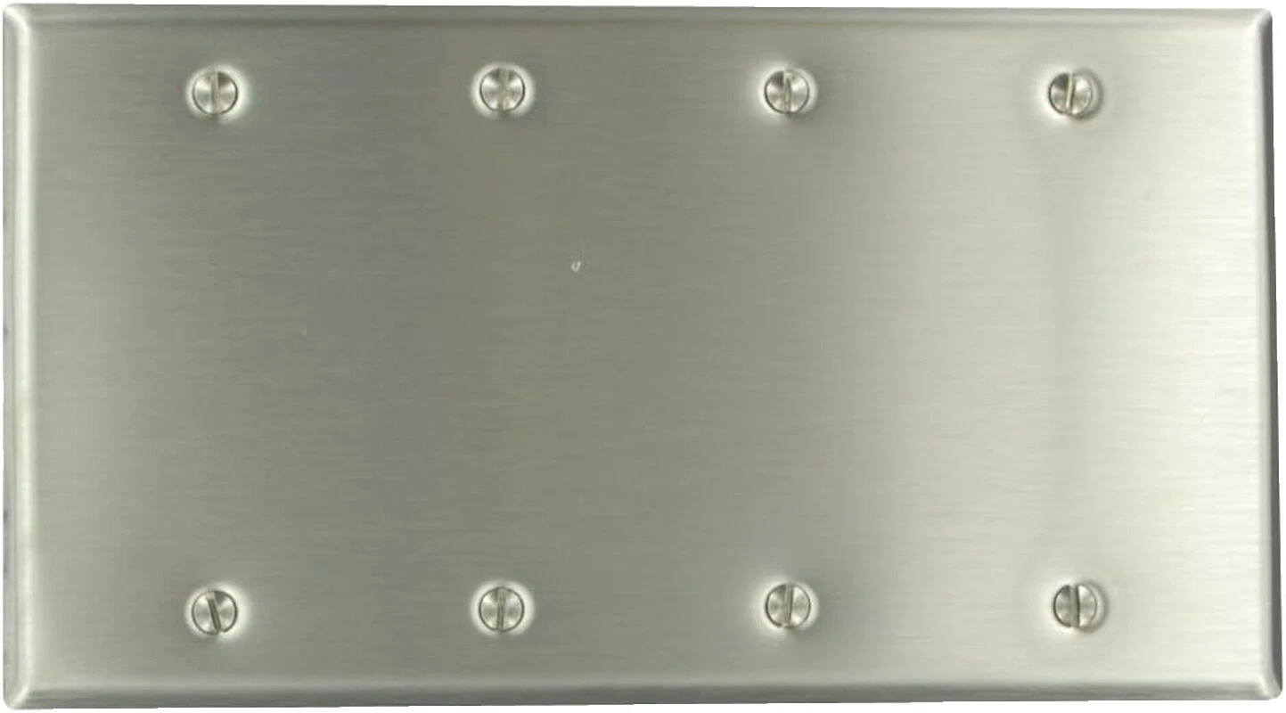 Enchufes eléctricos de acero inoxidable, Salidas y fundas