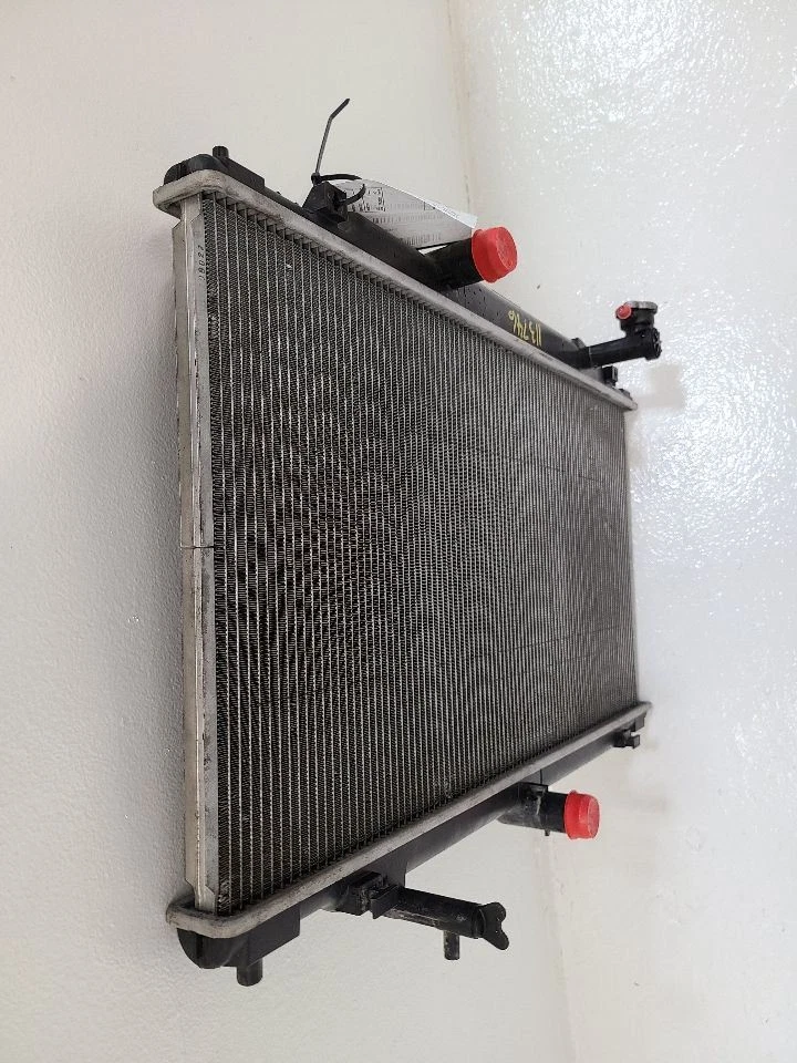 2014-2016 MAZDA 6 2.5L Radiator PE1115200 14-16 Foto 2 de 4
