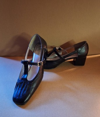 Laura Scott Spangenpumps in schwarz, Gr. 39