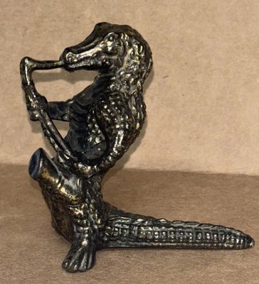 Alligator Playing Saxophone Brass Figure Blecher Jazz New Orleans Louisiana