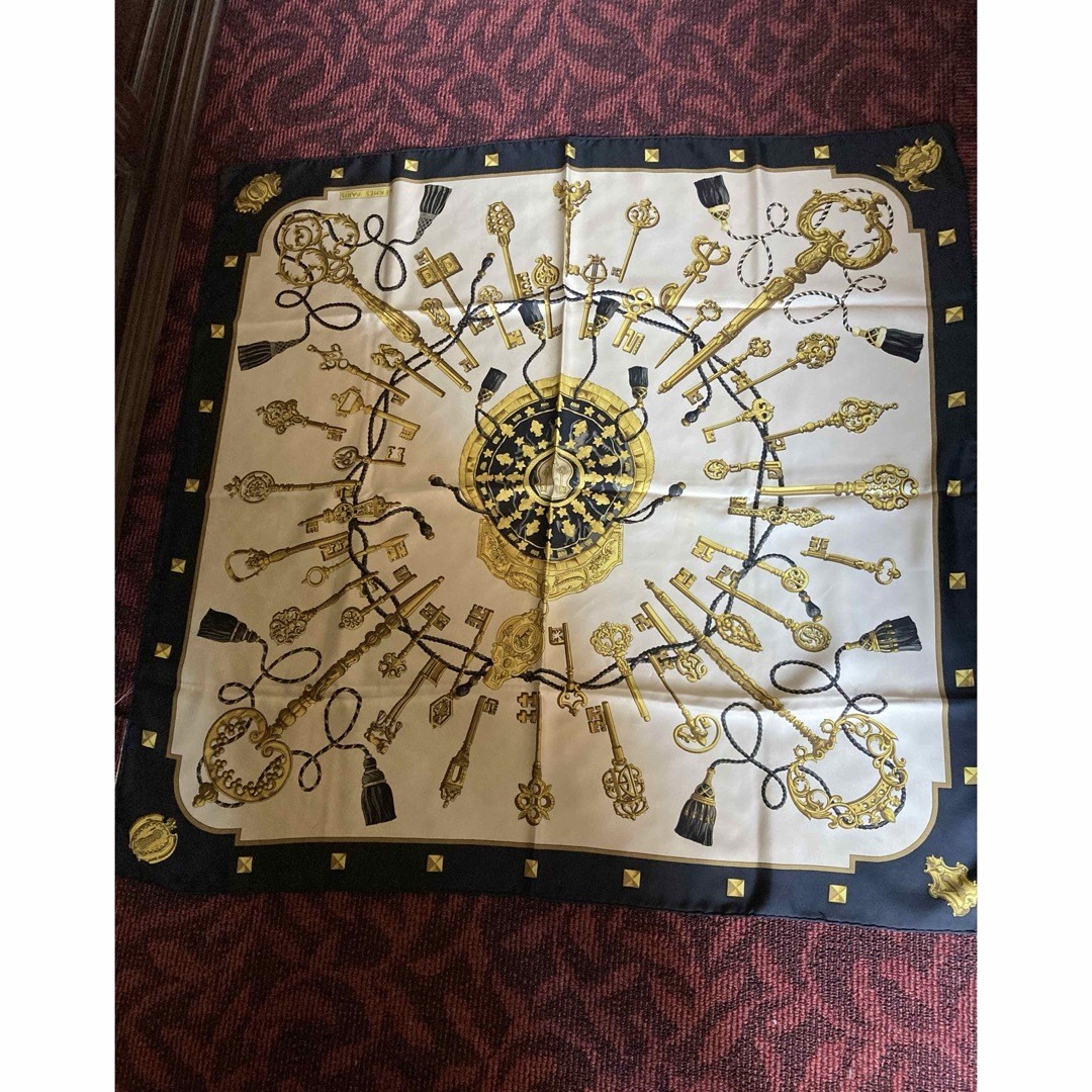 HERMES Silk Scarf Carre Classic Luxury Fashion Accessory