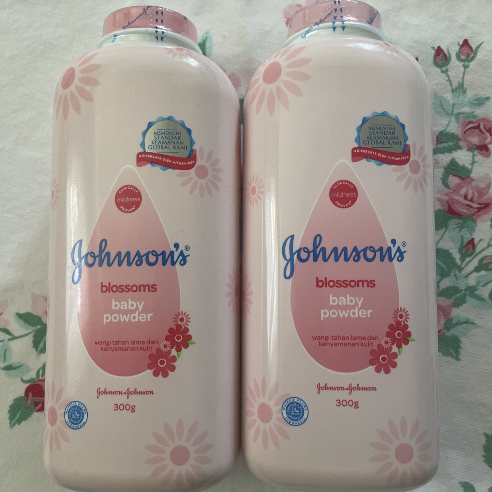2~Johnsons Baby Powder Talc Blossoms 300gm Fragrance Retired Stock SEALED Read