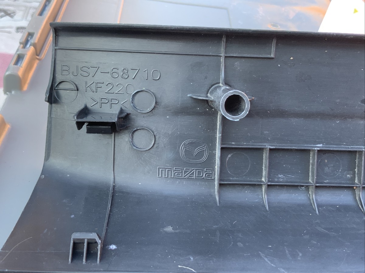 2016-2018 Mazda 3 Front Right DOOR Door Sill Plate BJS7-68710 RH