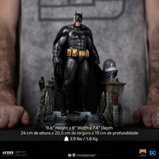 Iron Studios Batman Unleashed Deluxe - DC Comics - Art Scale 1/10
