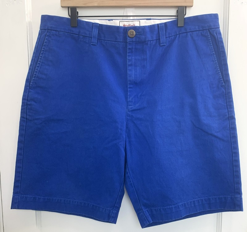 MENS STAFFORD PREP COTTON CASUAL SHORTS SIZE 38, 10” INSEAM.