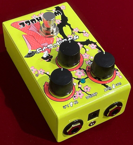Way Huge Smalls WM32G GEISHA DRIVE Japan Limited Edition From Japan - Picture 3 of 4
