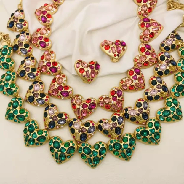 OSCAR DE LA RENTA Women JEWELRY Gold Huge Heart necklace Elegant Cluster Collar - Image 2 of 4
