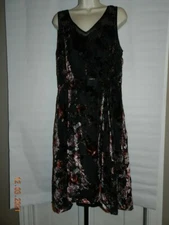 WHITE HOUSE BLACK MARKET Velvet floral satin lined 12 Fit & Flare Hi Low Dress