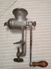 Vintage Universal L.F.&C. #2 Hand Crank Meat Grinder New Britain, Conn.