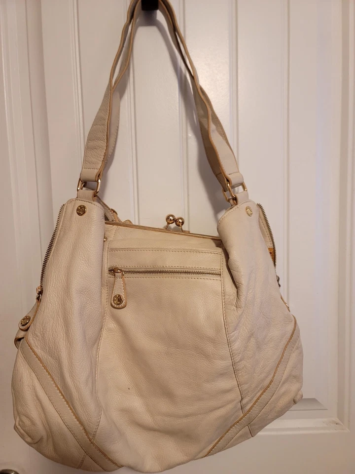 Bolso de Mano Emma Fox Cuero Marfil y Dorado Foto 3 de 4