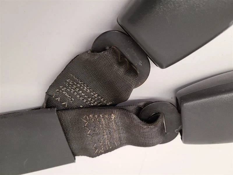 2003-2007 CHEVROLET SILVERADO 1500 2ND ROW DOUBLE BUCKLE GRAY 88940235     - Image 4 of 4