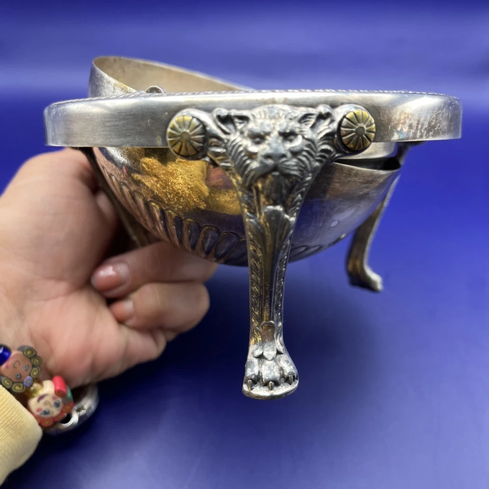 1883 FB Rogers Silver Co 273 Tapa enrollable Caviar/Mantequilla Plato Servidor Cabeza de León Antiguo Foto 2 de 4