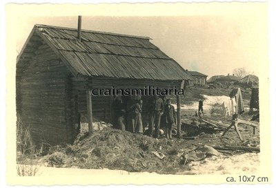 Orig. Foto 20.PD Soldat mit russ. Bauern Bevölkerung in Russland 1941