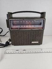 Vintage General Electric, Model No. 7-2818A FM/AM radio. Tested  Working 