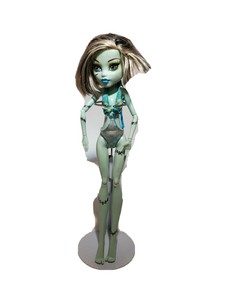 skull shores frankie stein doll
