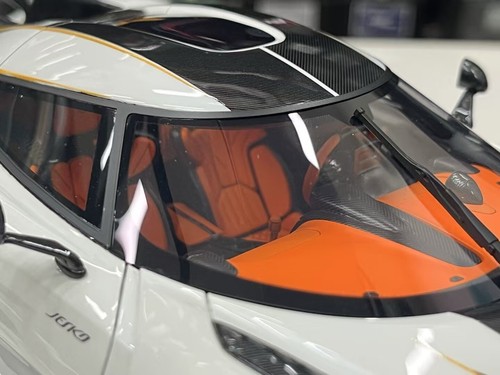 FrontiArt FA 1/18 Koenigsegg Jesko Crystal White - Picture 8 of 9