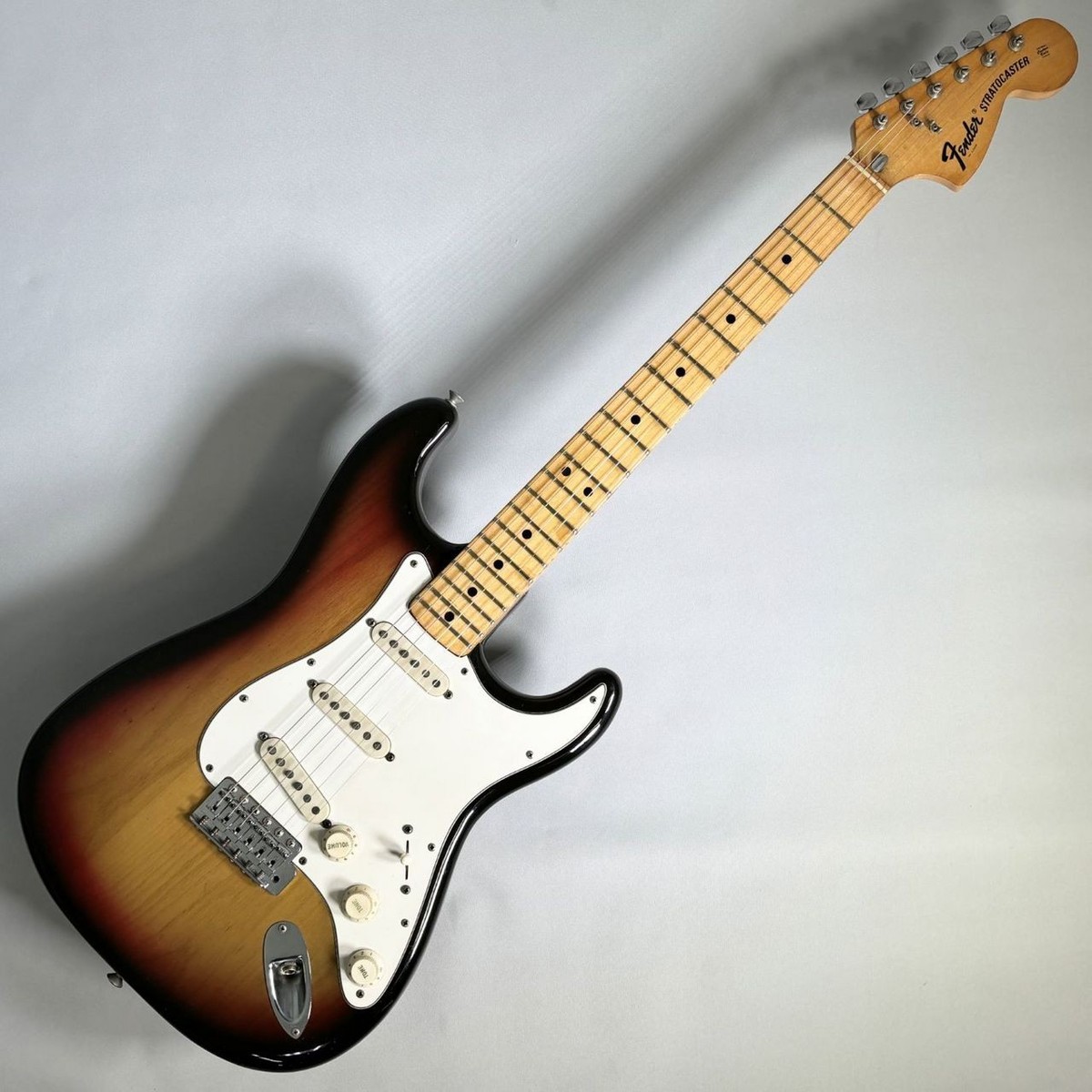 Fender 1974 Stratocaster Sunburst Maple Fingerboard Used Electric