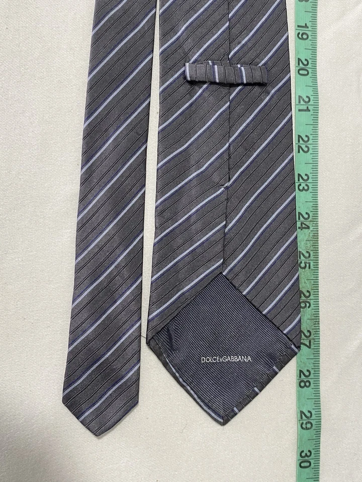 Corbata para hombre Dolce Gabbana gris seda a rayas. Hecho en Italia. Ex Con Foto 4 de 4