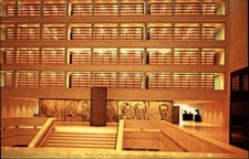 Lyndon B Johnson Library Austin Texas vintage postcard m711