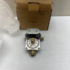 Maytag 25M01A-128 White-Rodgers Univ Dual Solenoid Dryer Gas Valve 306176 3-6176
