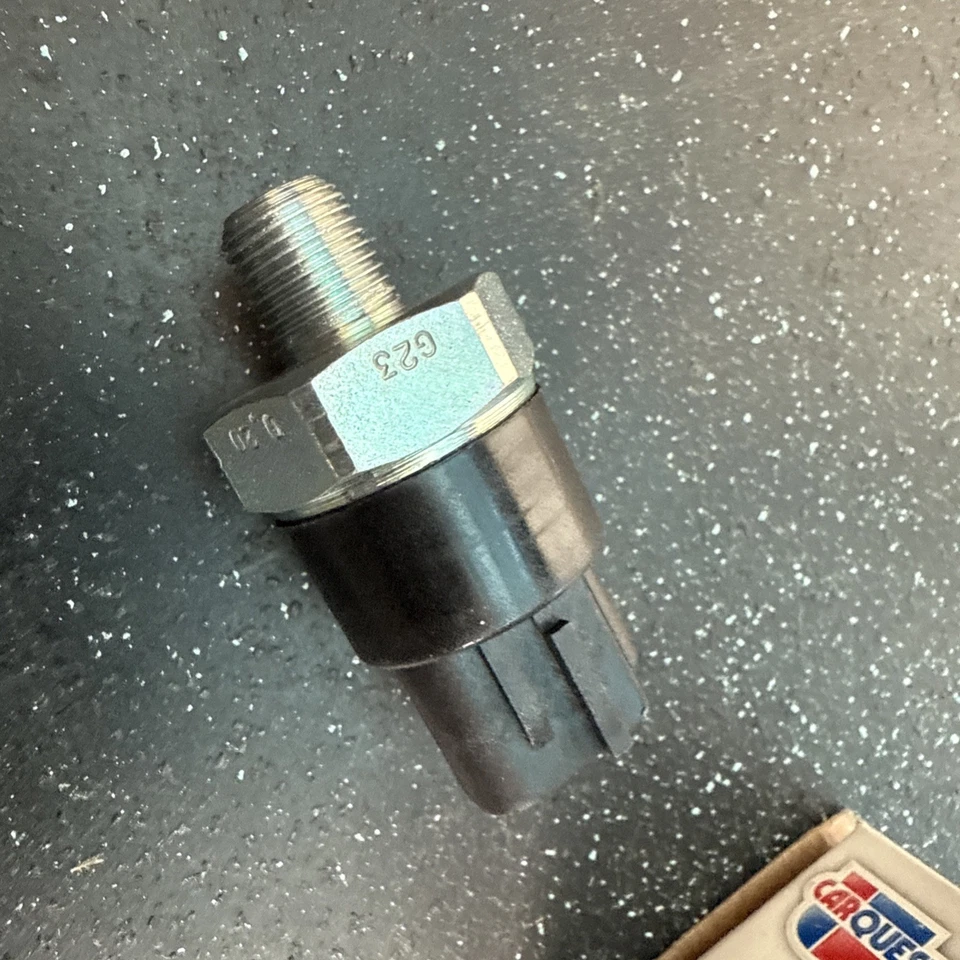 Interruptor de presión de aceite del motor SBA1018 se adapta a Scion XB Toyota 4Runner Lexus Foto 3 de 3