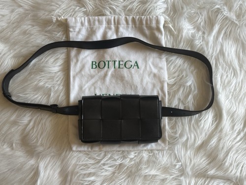 BOTTEGA VENETA Cassette Body Bag Black