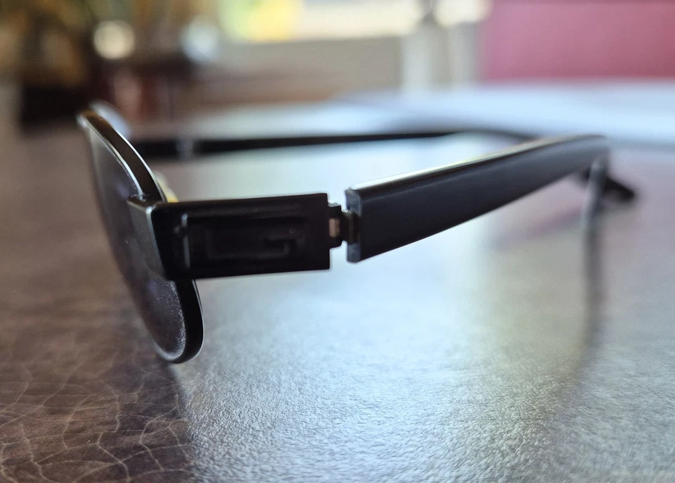 Gafas de sol GUCCI vintage años 90 negras ovaladas con estuche de metal HECHAS EN ITALIA Foto 4 de 4