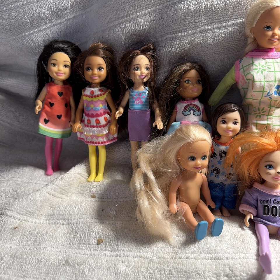 Lote de 13 muñecas Chelsea & Kelly Dolls Plus Friends Foto 2 de 4