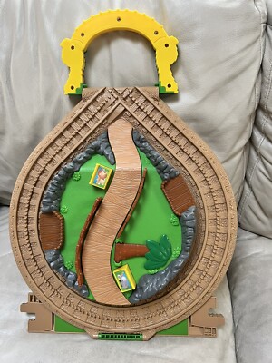 Fisher-Price GeoTrax On the Go Zoo Animal Railway Train with Storage