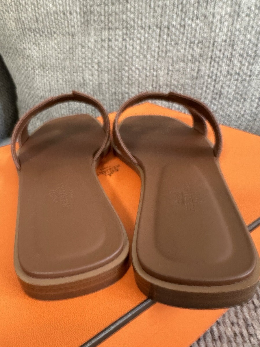 足元が軽やかに際立つ♪【HERMES】Oran Sandal Box Calfskin Oran sandal | Hermès USA