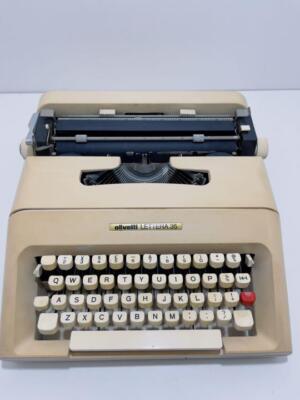 5EM007 Olivetti Lettera 35 オリベッティ タイプライタ Olivetti Lettera 35 Portable Manual Typewriter Vintage Used
