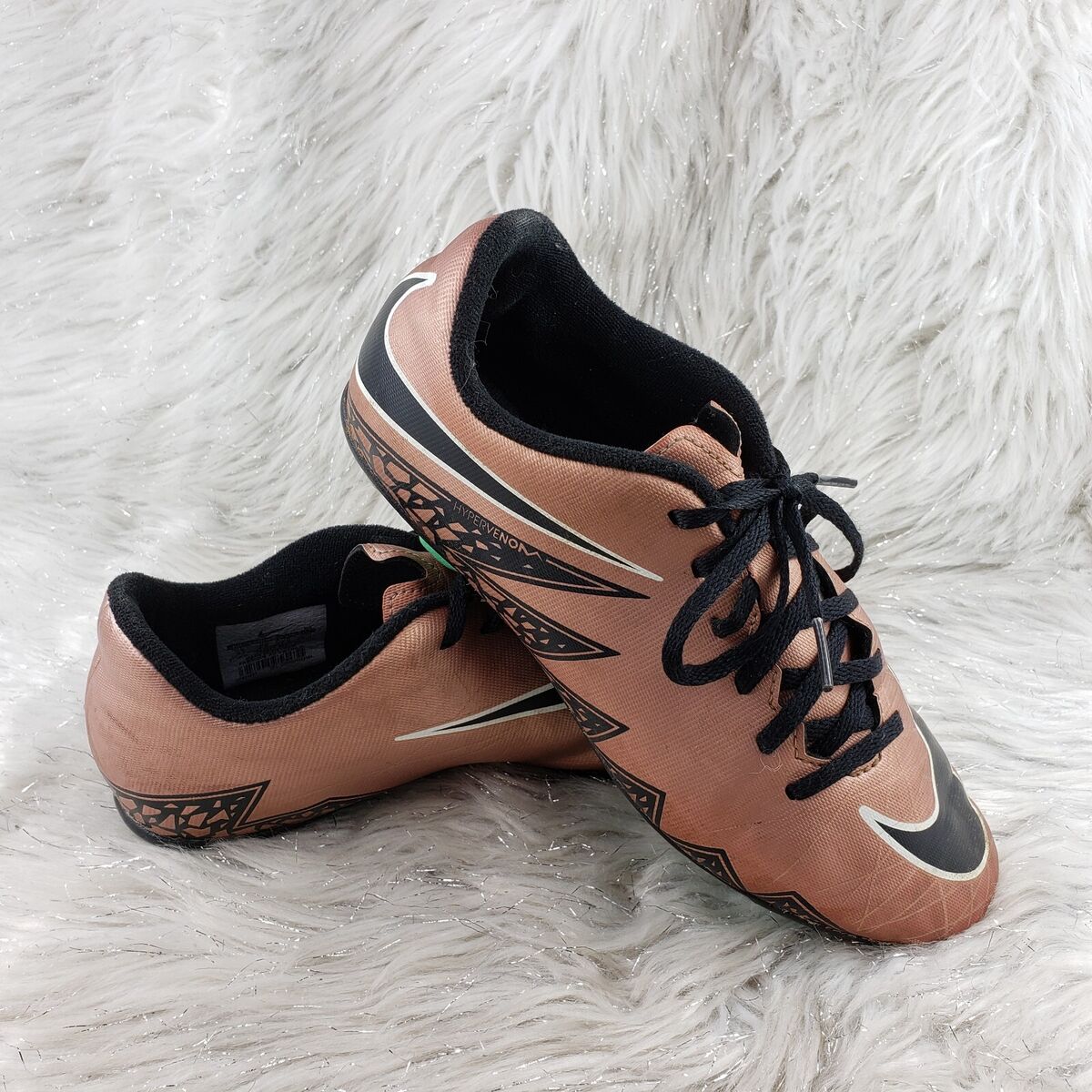 Nike Hyper Venom 744942-903 Copper Soccer Cleats Youth Size Nike Hyper Venom 744942-903 Copper Soccer Cleats Youth Size