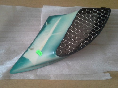 MGTF (New) AIR INTAKE GRILL VENT BEZEL ASSEMBLY RIGHT SIDE HQM GOODWOOD GREEN - Picture 4 of 5