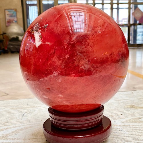 167mm - Red Crystal Ball - Gemstone Sphere with Rotating Wood Base - 12.5LB - 第 4/11 張圖片