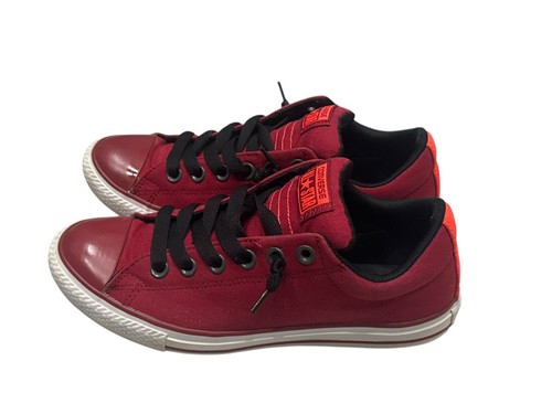 Kid’s Red Converse Leather Low Top Sneakers: Size 5 (Big Kids) - Picture 3 of 12