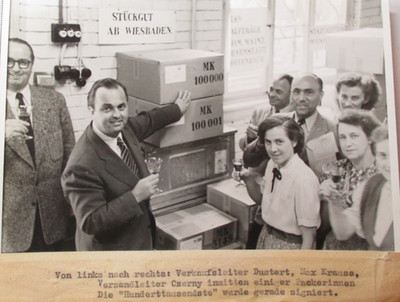 Heritage Orig Priv Photo Old Time! Company party 100,000 pieces of goods from Wiesbaden 60s
