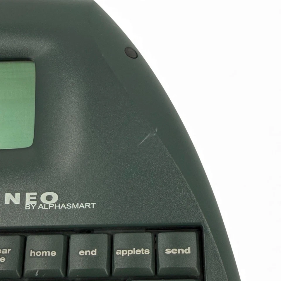 AlphaSmart Neo Portable Word Processor Rechargeable - Image 4 of 4