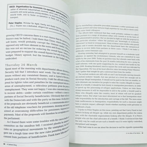 A Cabinet Diary by Neal Blewett Hardcover Book 1999 Paul Keating Labour Govern - Picture 13 of 17