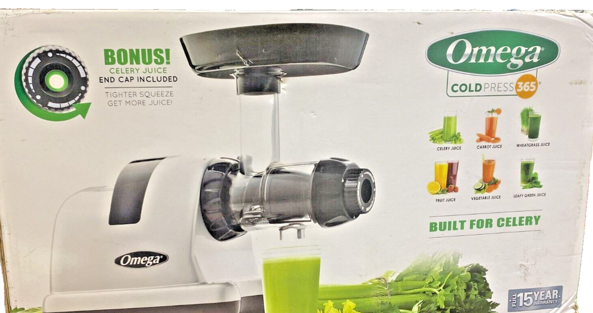 OMEGA MM900HDS Low Speed Masticating Celery Juicer Silver OPEN