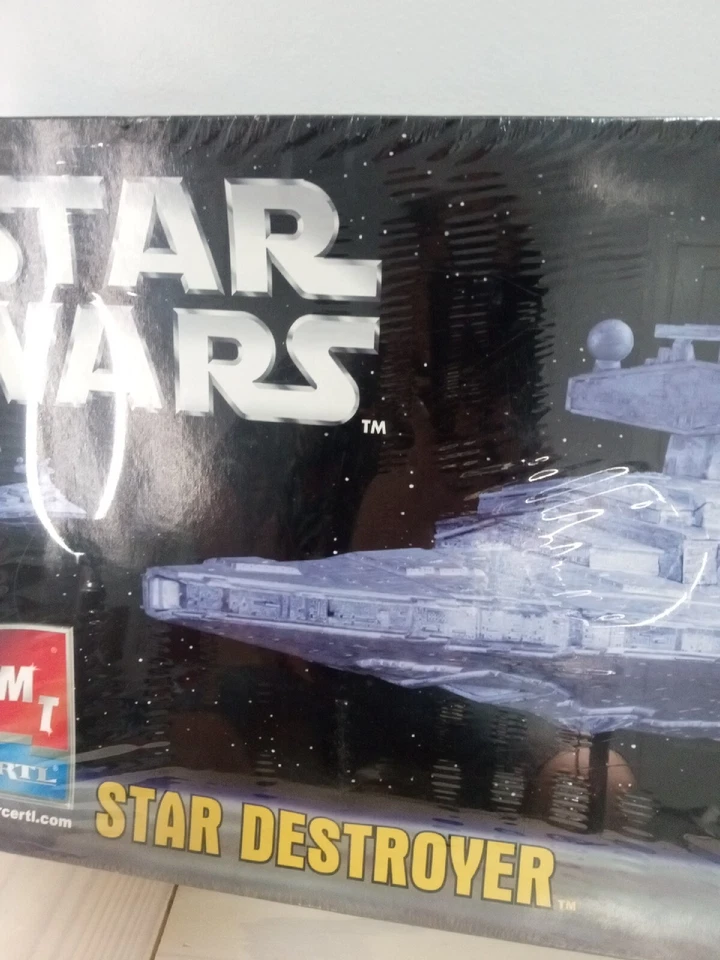 2005 AMT ERTL Star Wars STAR DESTROYER Model Kit w/ Collectible 5x7 Movie Print - Image 3 of 4